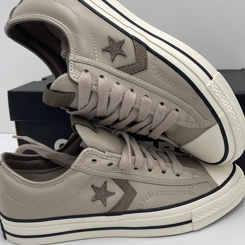 Converse Men’s STAR PLAYER 76 OX
PAPYRUS/CLASSIC TAUPE/EGRET A12405C Leat… - Picture 13 of 16